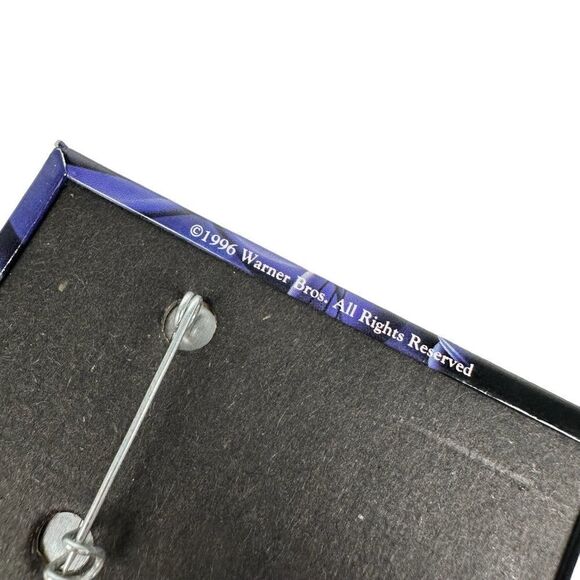 Michael Jordan Space Jam Bugs Bunny 1996 Warner Bros Movie Promo Pin Button - Picture 2 of 3